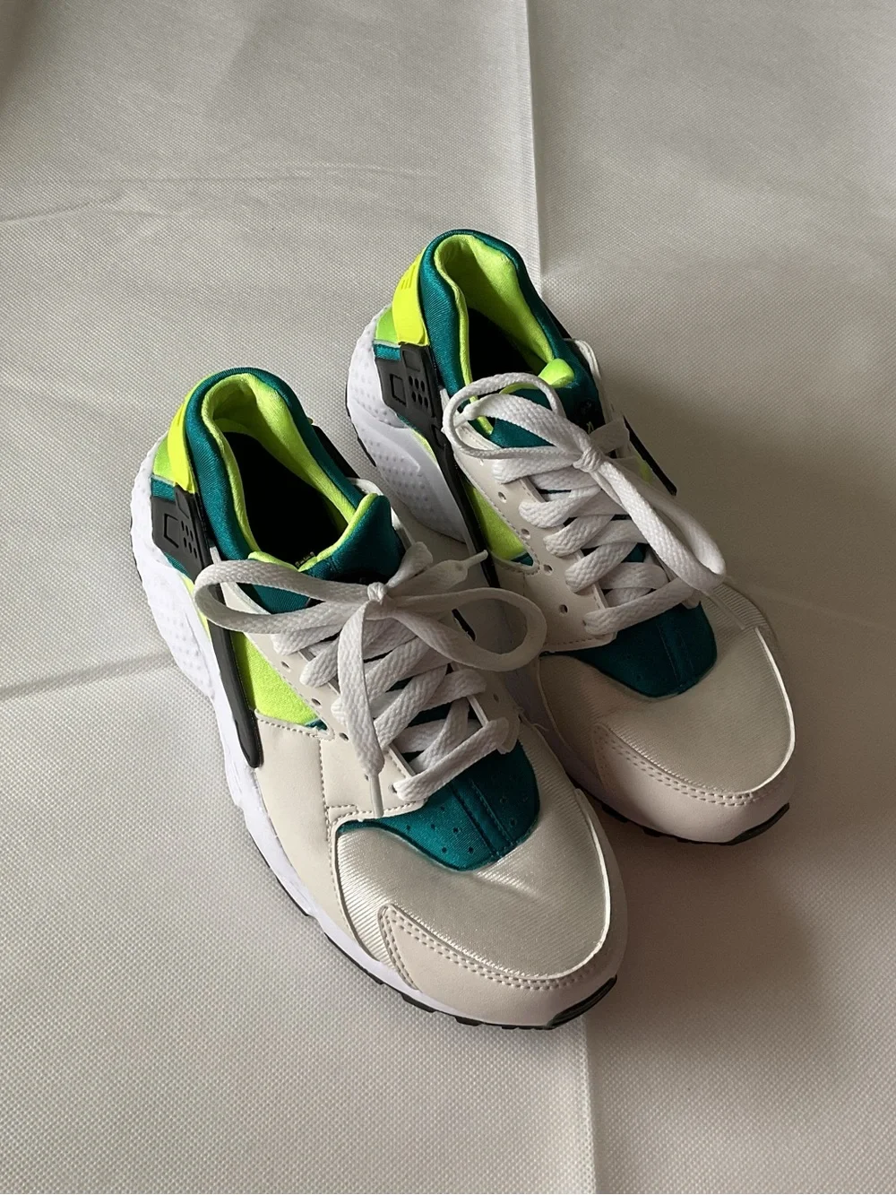 Nike Hurache Sneakers off white with Teal & Neon & Black Accents